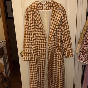 Vestique Brown and White Houndstooth Pea Coat